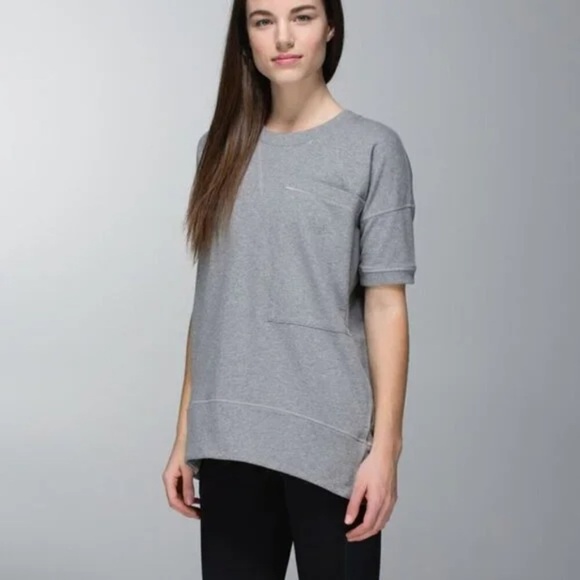lululemon athletica Tops - Lululemon Heathered Grey Short Sleeve Mudra Sweatshirt Oversized Sweater - Sz 6*